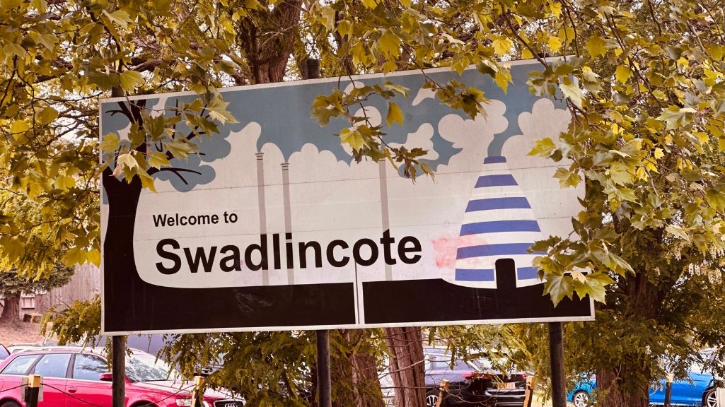 Courier Service Swadlincote Man with Van