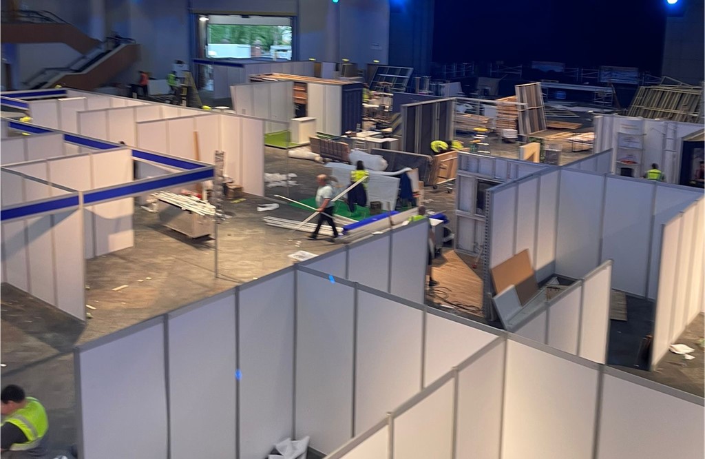 event exhibition couriers15